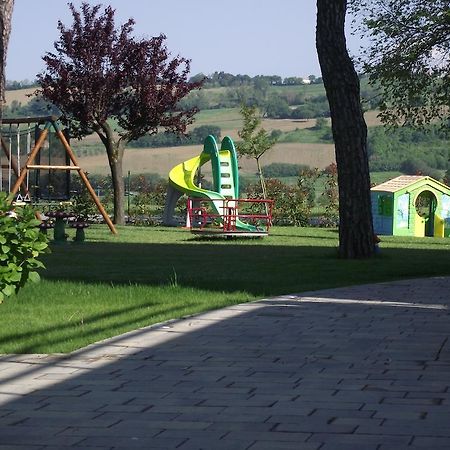 Hotel Ausonia Monte Porzio Esterno foto