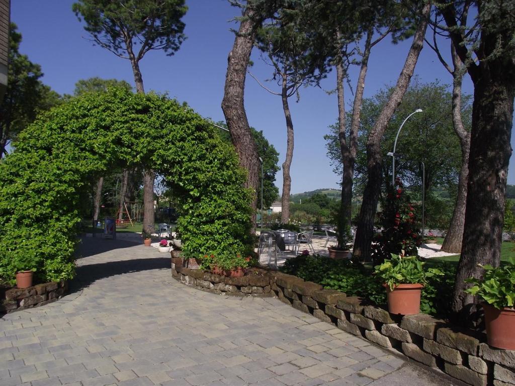 Hotel Ausonia Monte Porzio Esterno foto