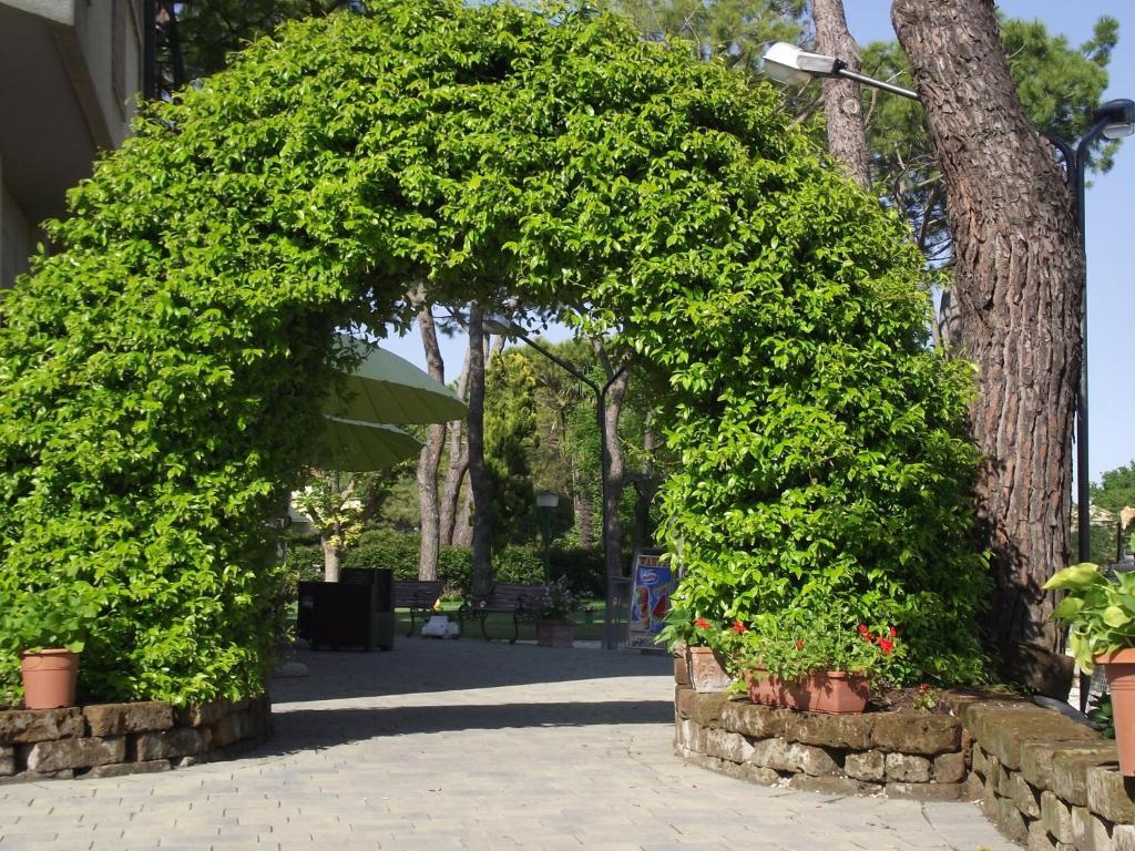Hotel Ausonia Monte Porzio Esterno foto