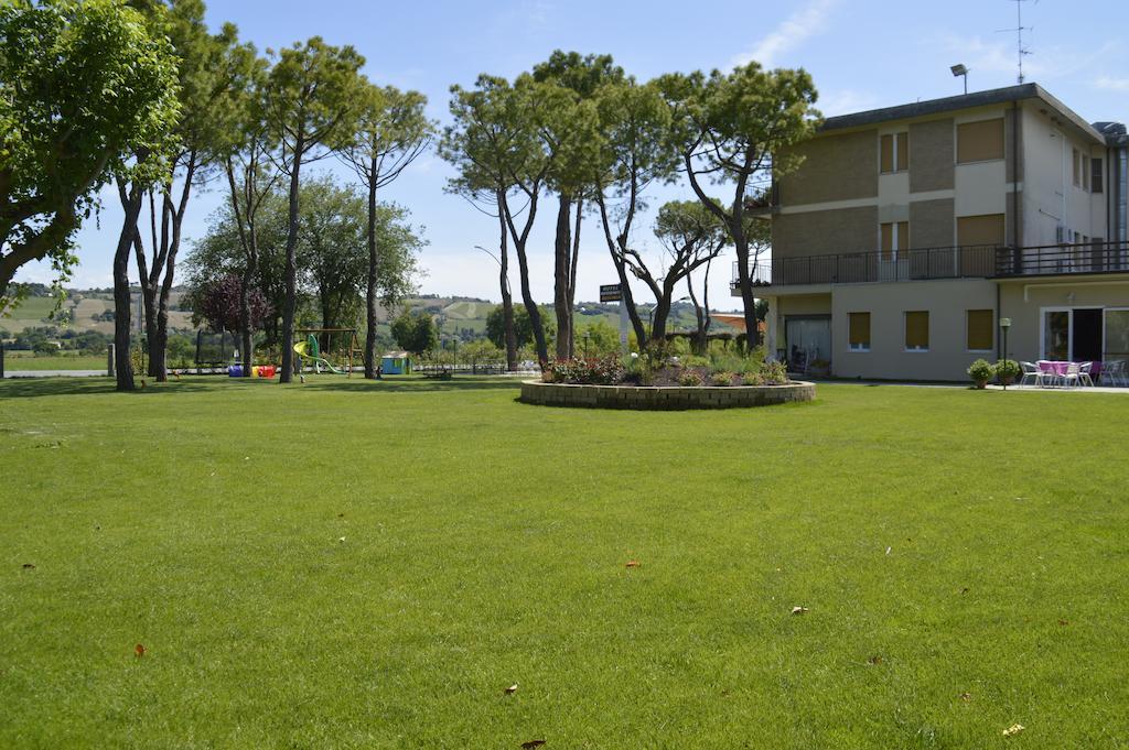Hotel Ausonia Monte Porzio Esterno foto