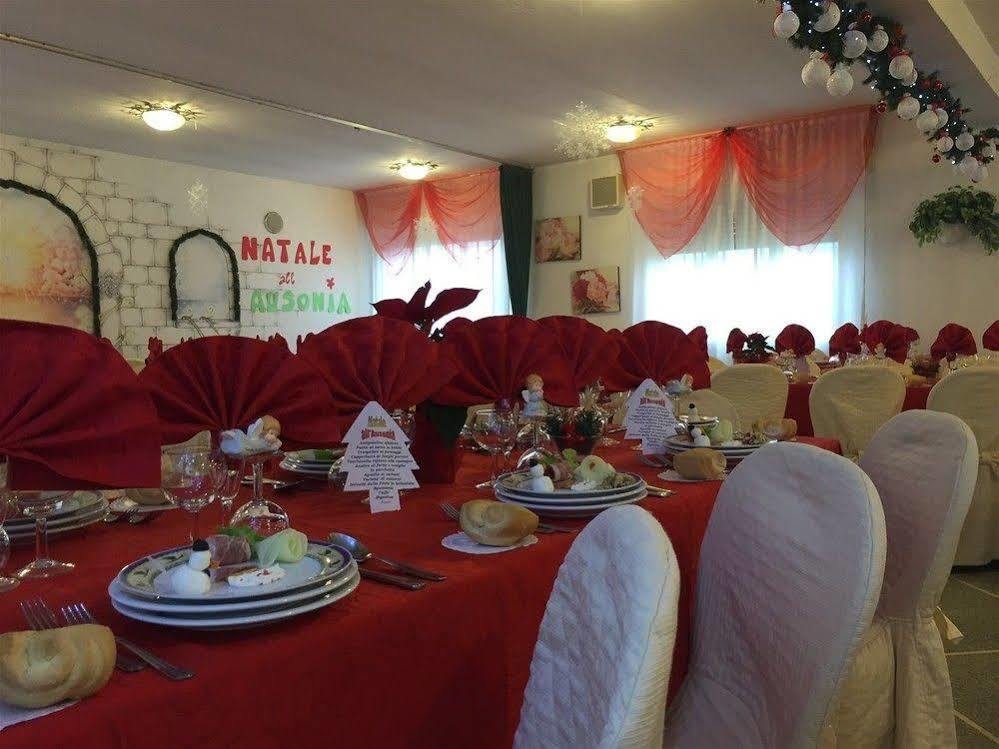 Hotel Ausonia Monte Porzio Esterno foto